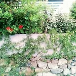 アパート A Stones Throw Away From Foximannana In The Foreground - *