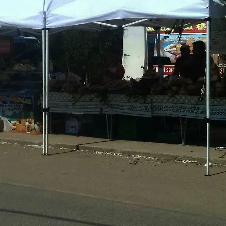 דירה A Stones Throw Away From Foximannana In The Foreground - *